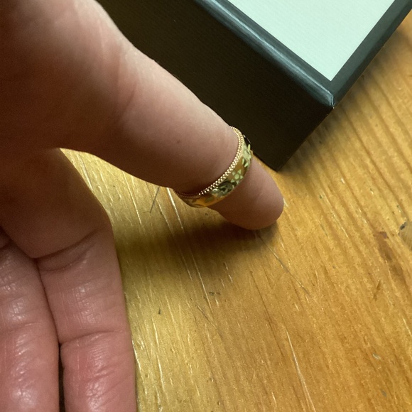 Authentic GUCCI 18 k gold enamel blossom icon ring - Picture 5 of 6